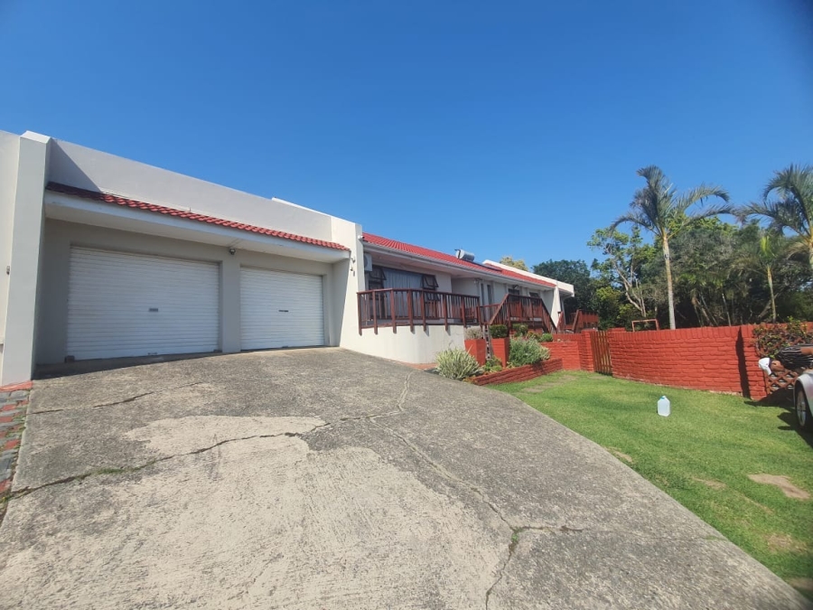 To Let 5 Bedroom Property for Rent in Beacon Bay Eastern Cape